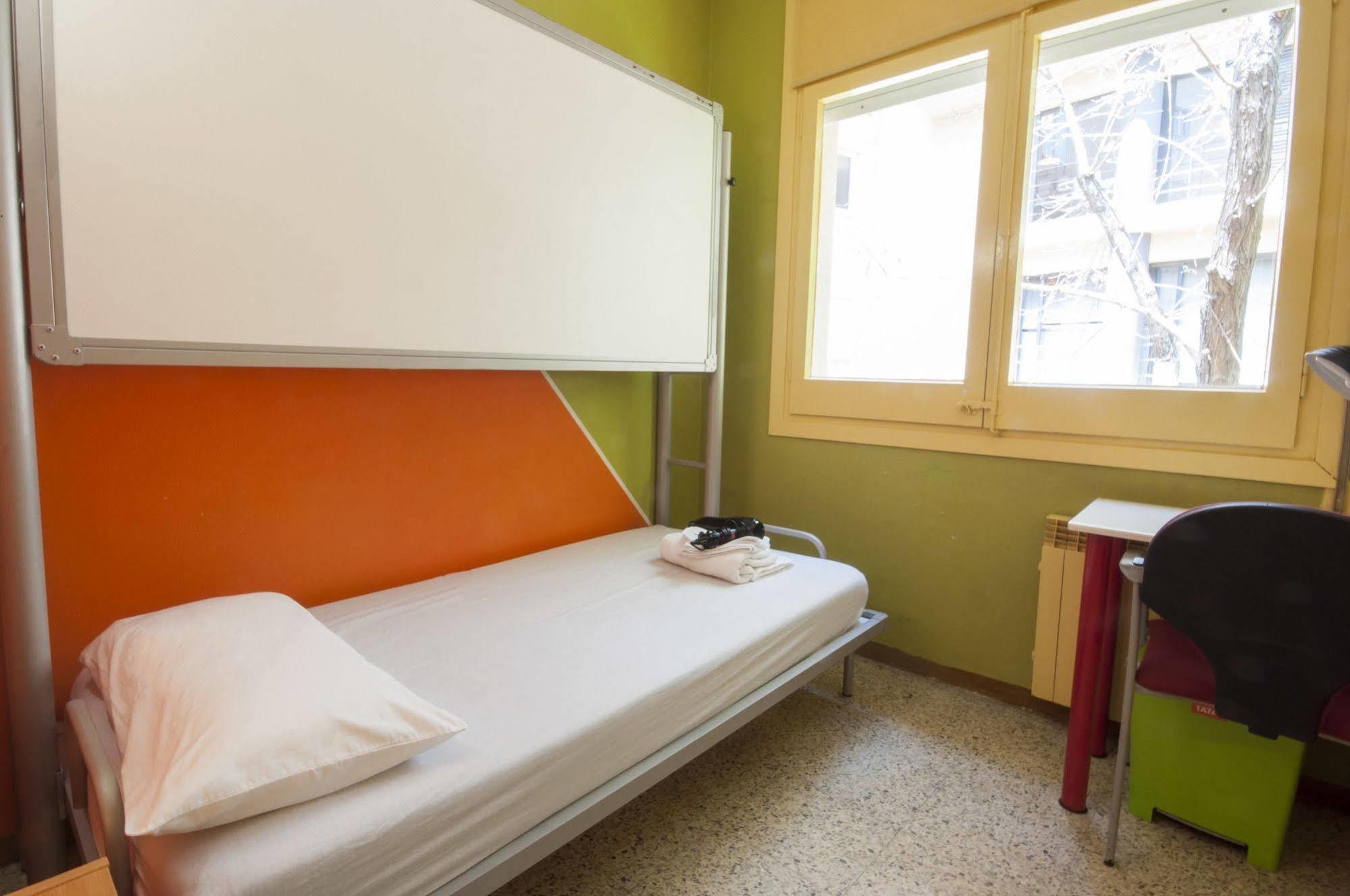 Residencia Albergue Studio Hostal Barcelona