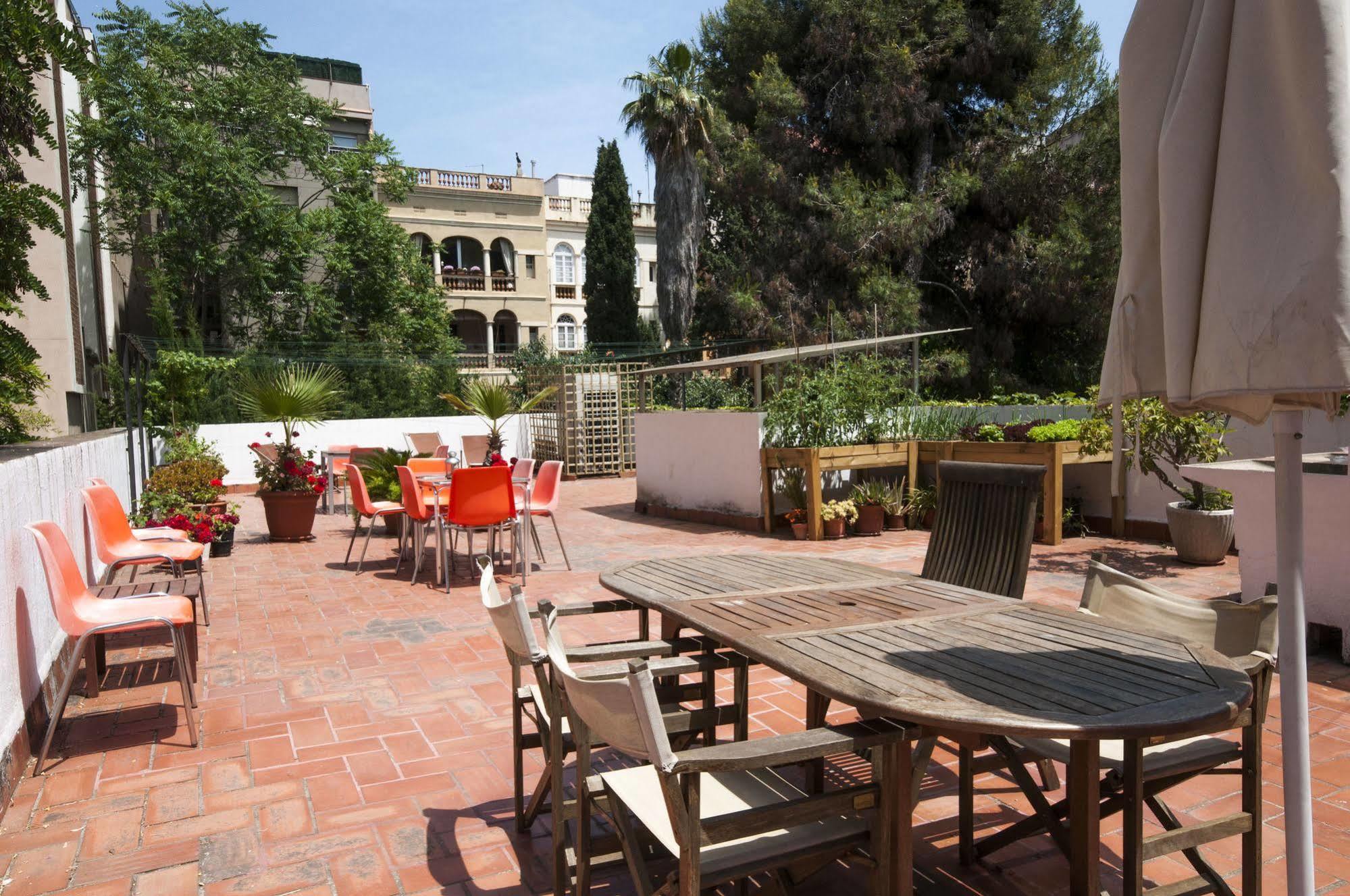 Residencia Albergue Studio Hostal *