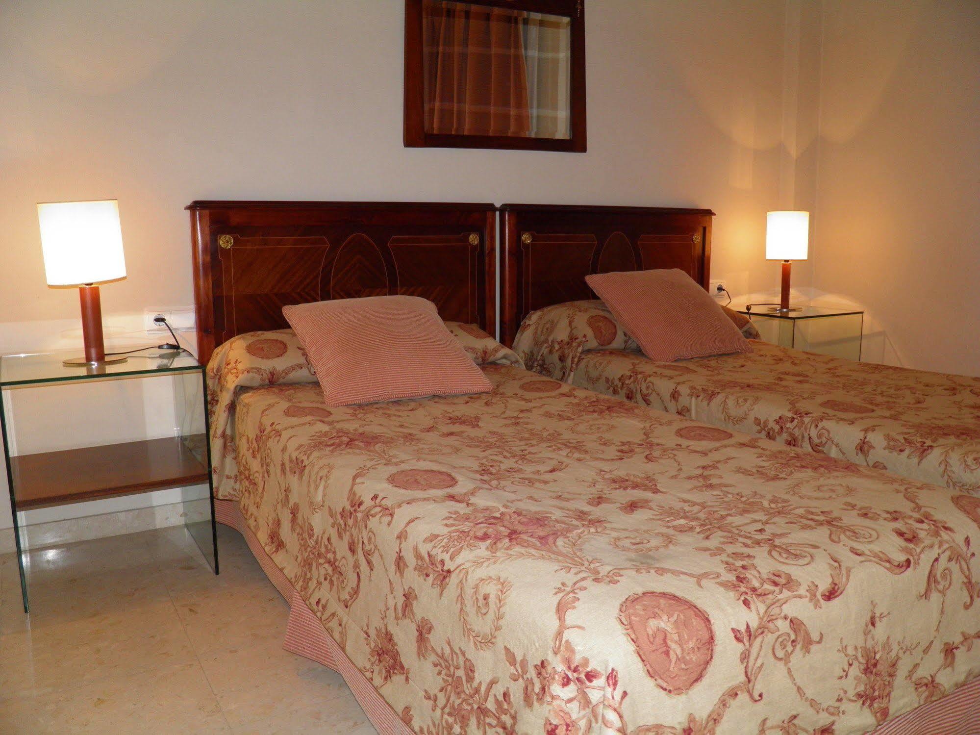St. Jordi Comtal Apartment