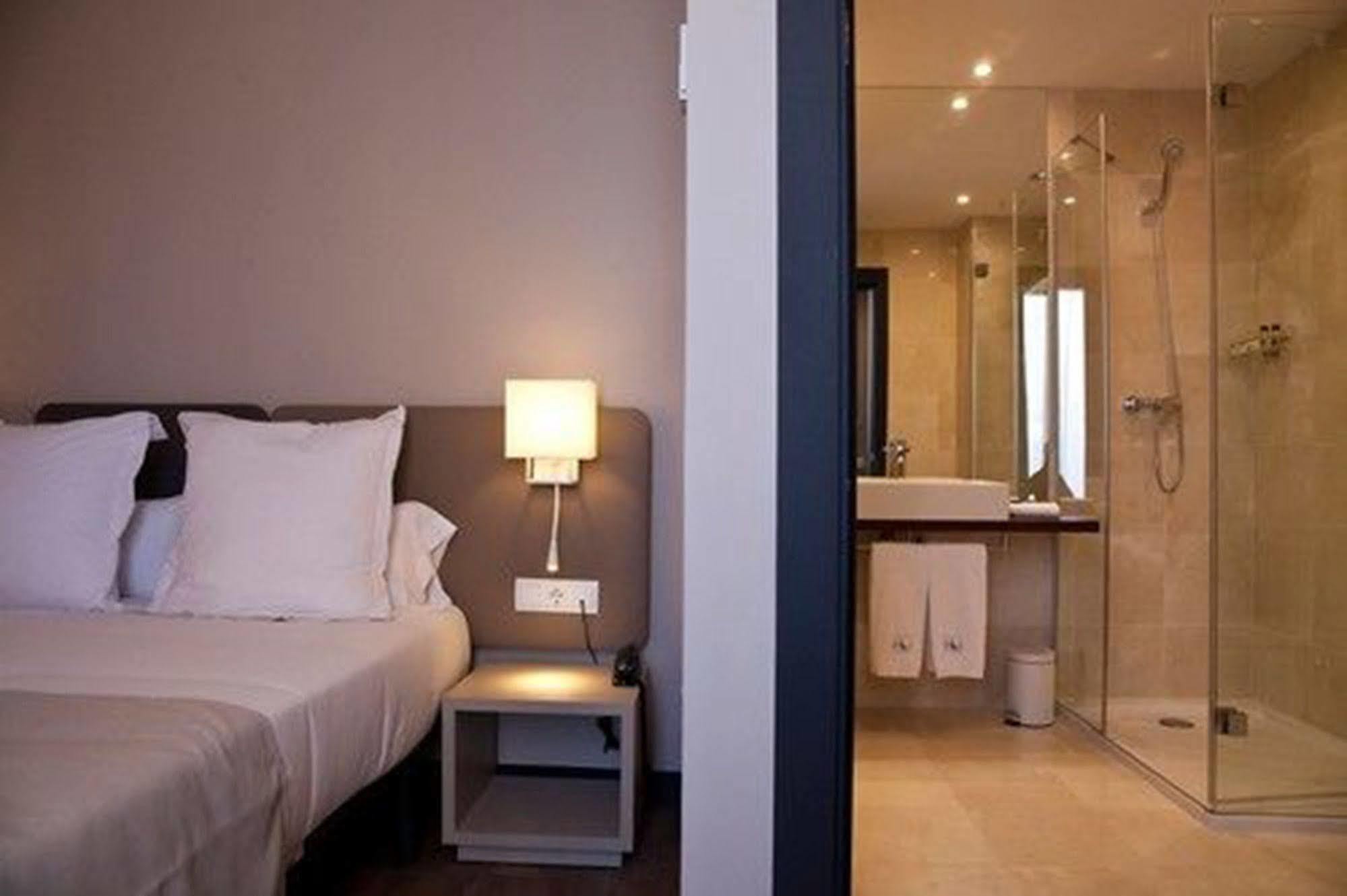 Hotel May Ramblas Hotel 3*