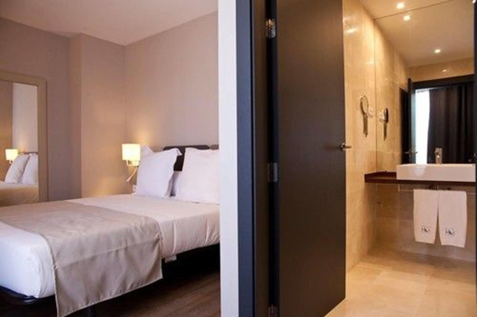 Hotel May Ramblas Hotel 3*