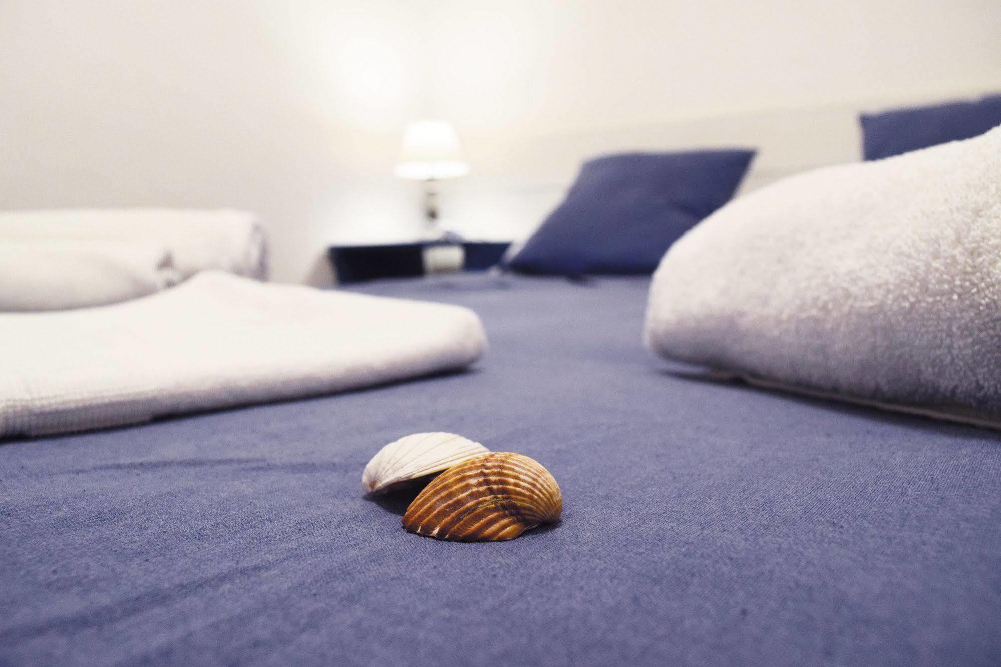Bed & Breakfast Blue