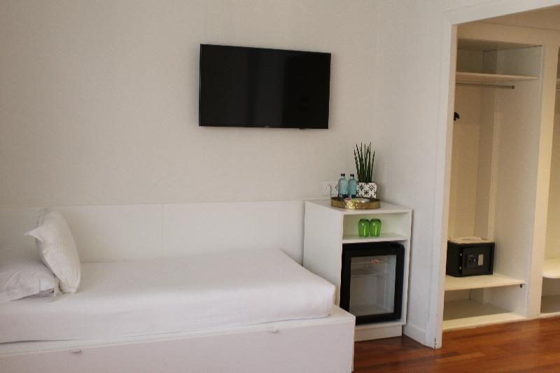 Chic & Basic Velvet Hotel Barcelona