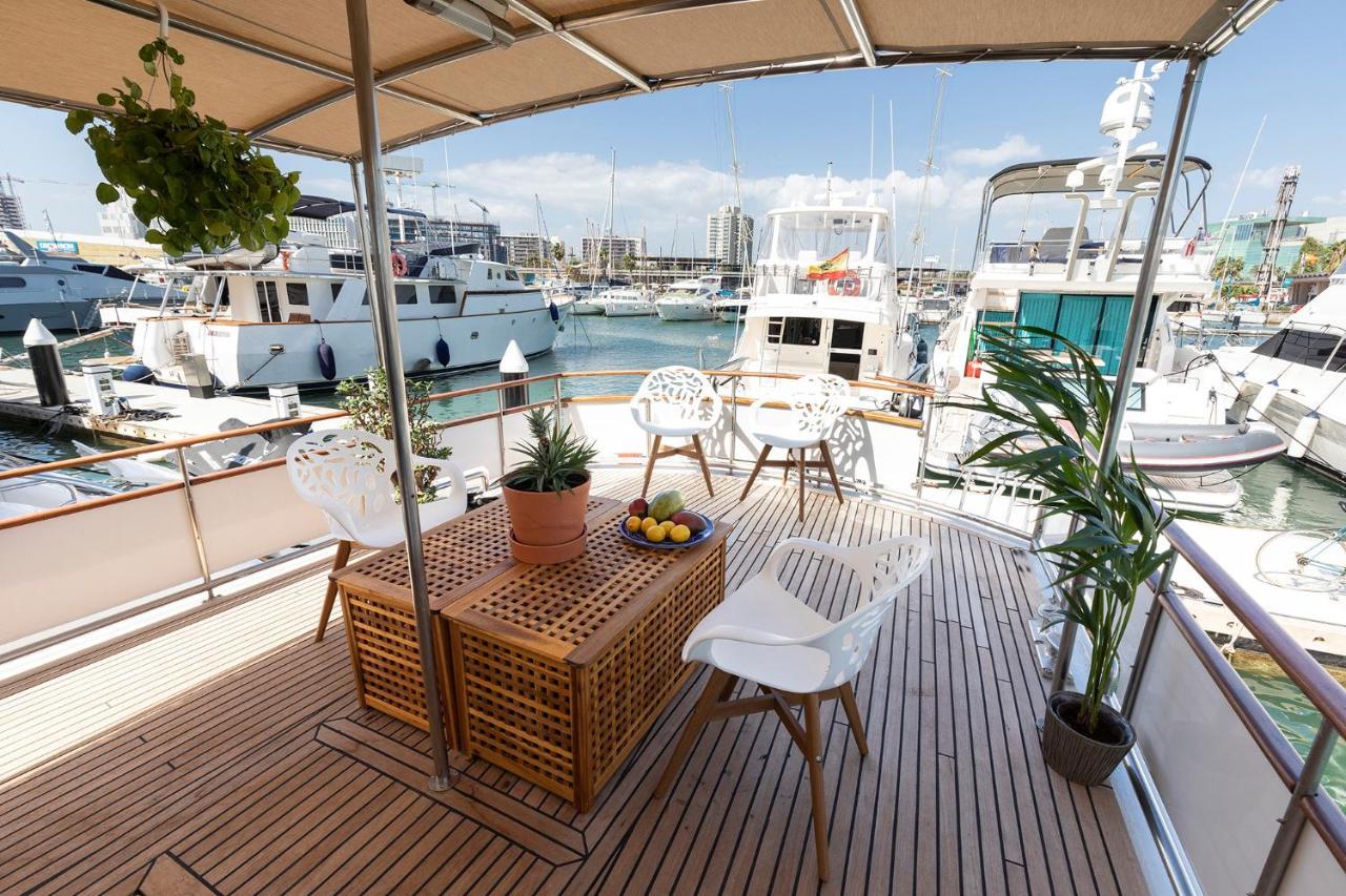 Botel C120 - Charming Boat In Port Forum *