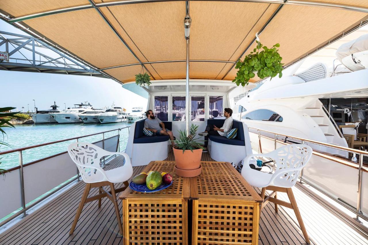 Botel C120 - Charming Boat In Port Forum *
