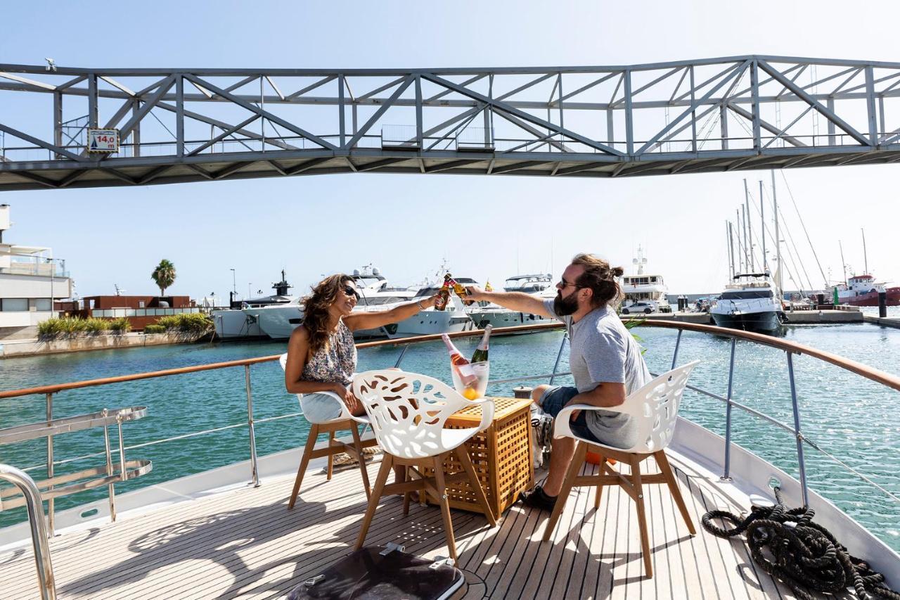 Botel C120 - Charming Boat In Port Forum