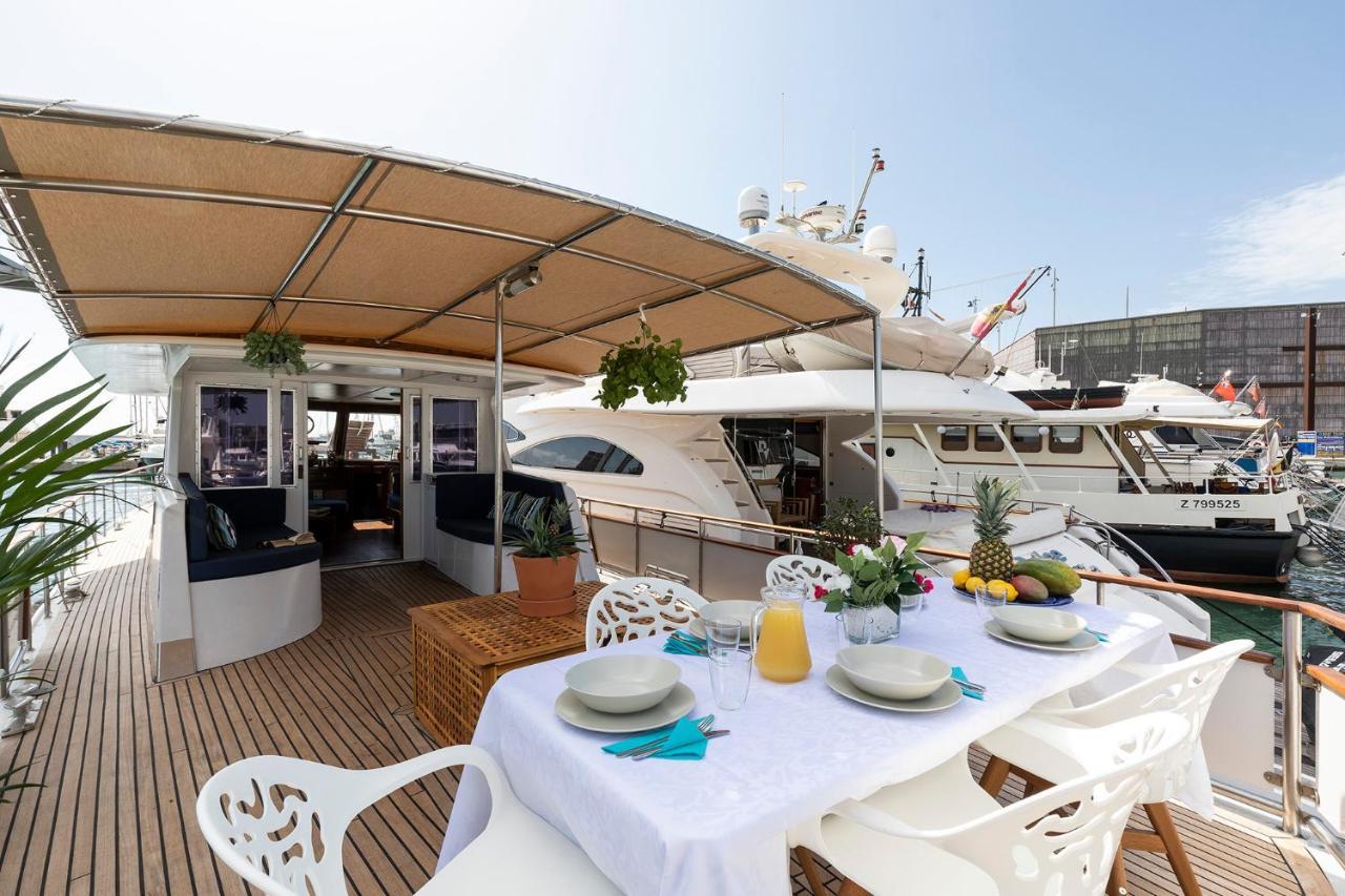 Botel C120 - Charming Boat In Port Forum *