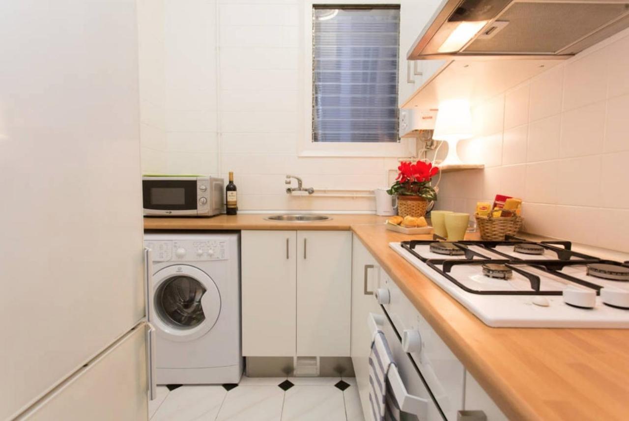 Priority Fira Apartments *