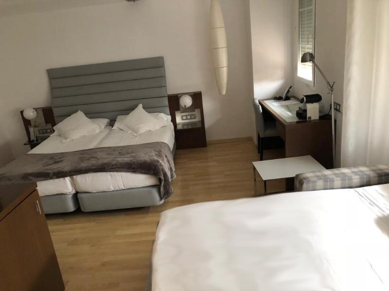Atenea Rekord 4* Barcelona
