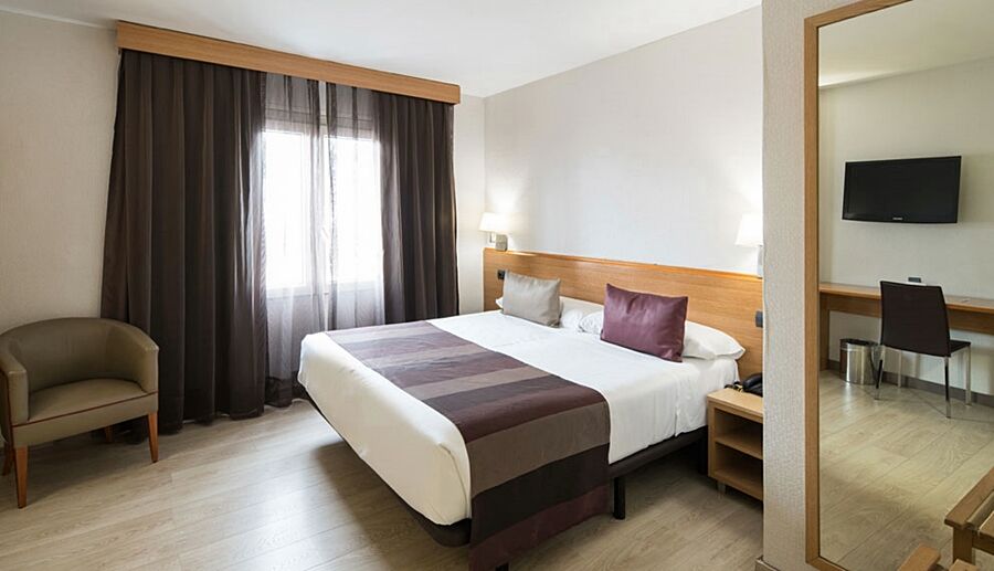 Hotel Catalonia Park Güell 3*