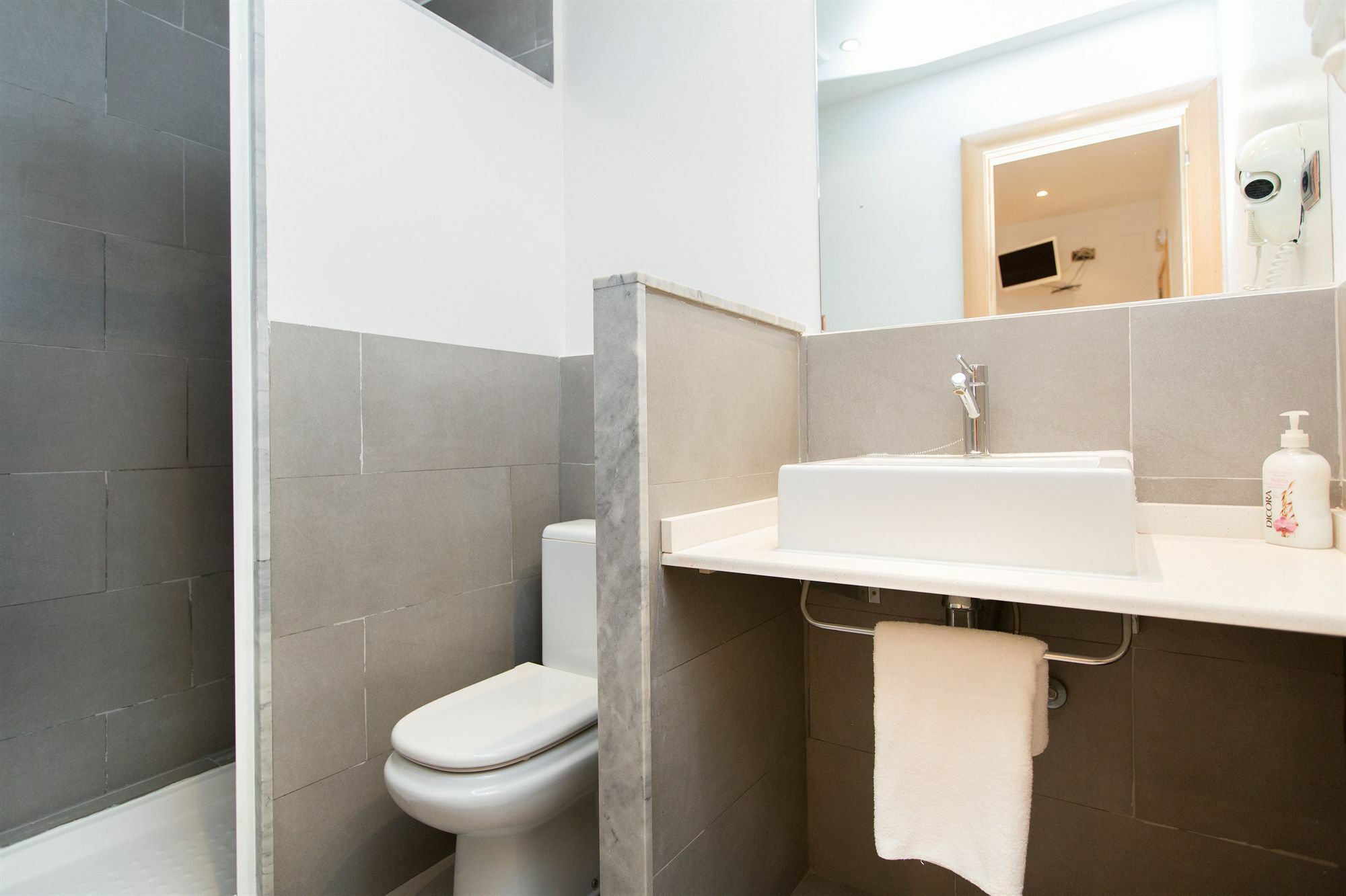 Apartamento Ainb Ramblas-colon Barcelona