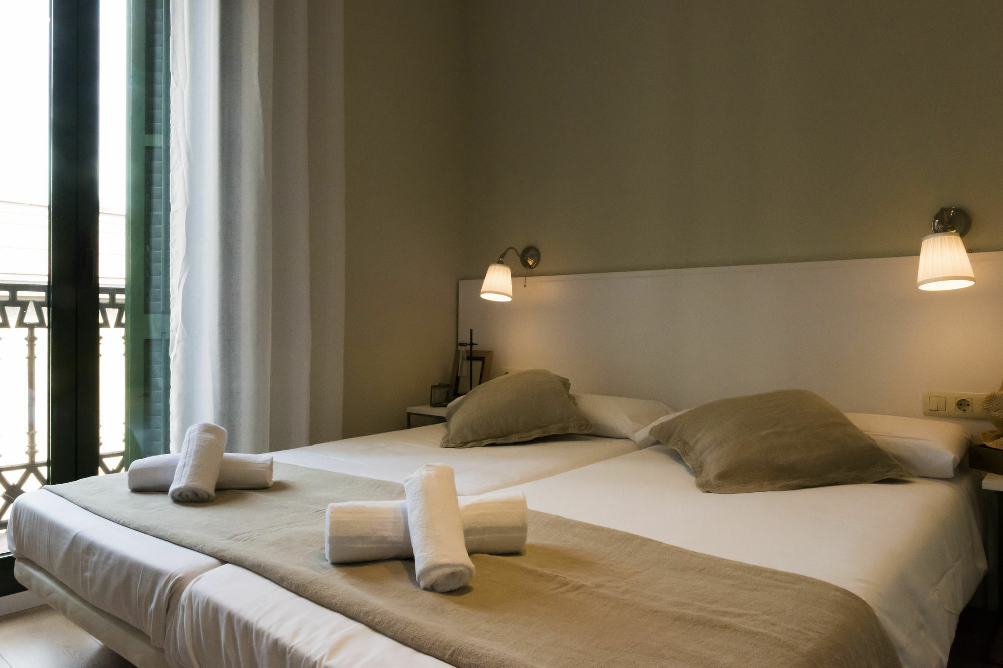 Four Petals Boutique Apartment Barcelona