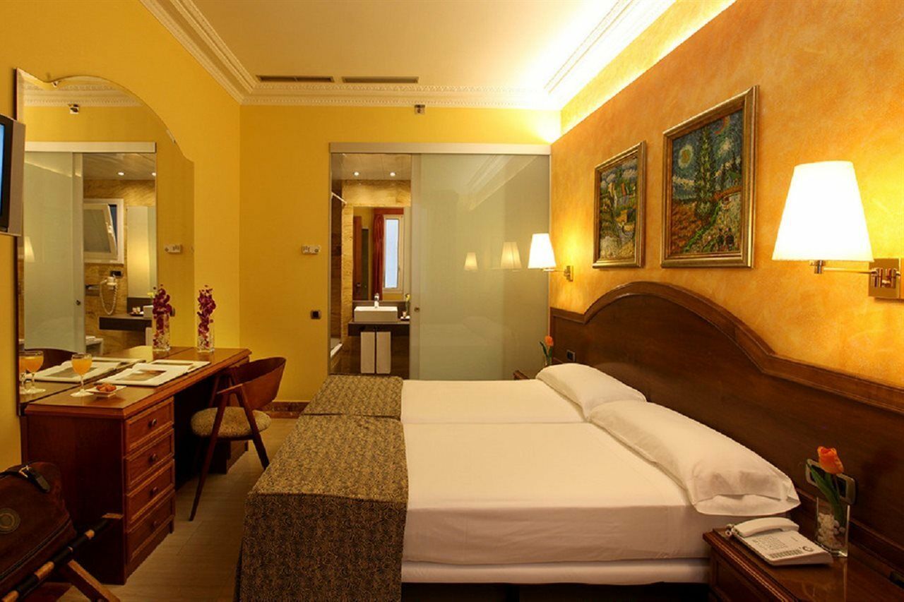 Nouvel Hotel 3*
