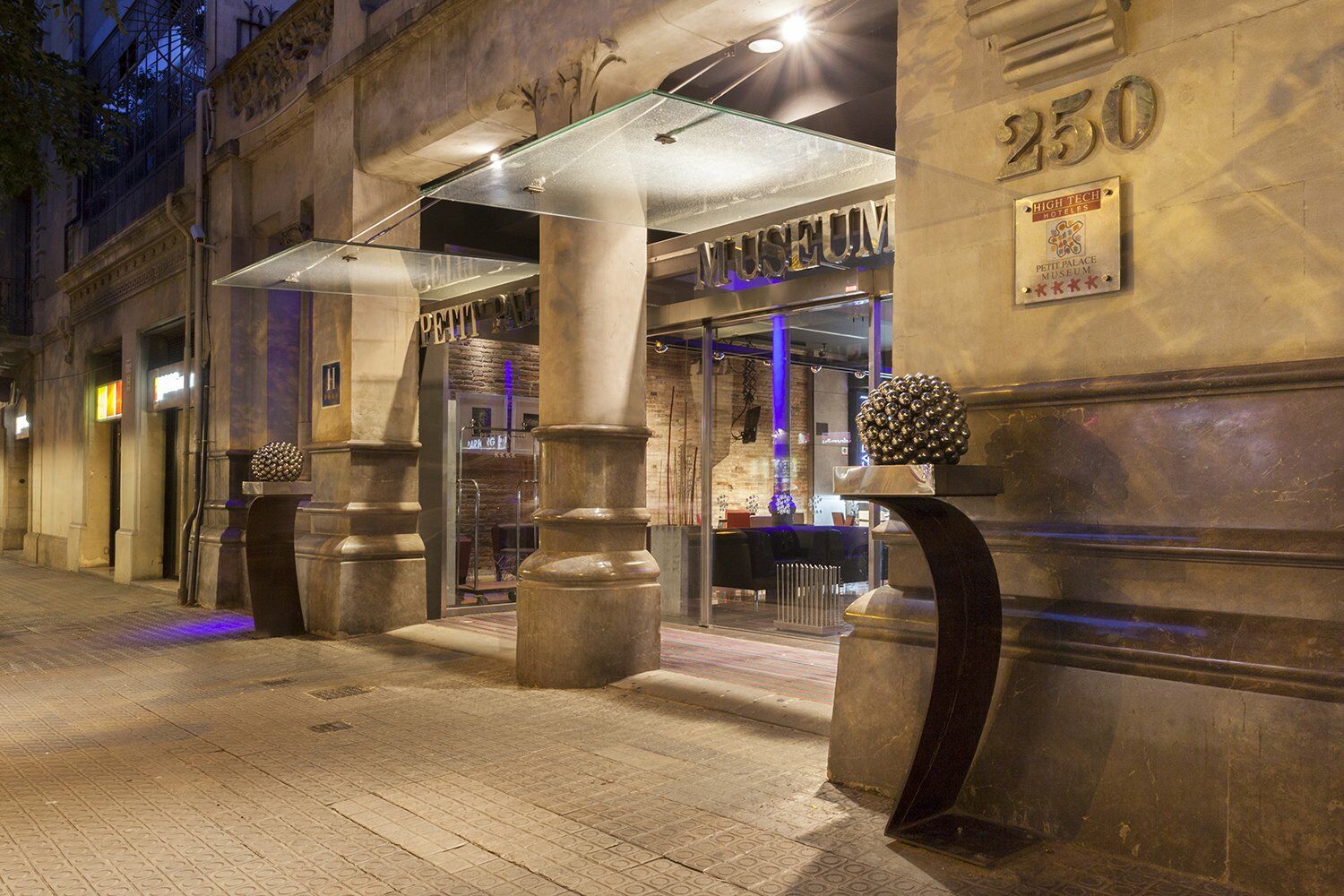 Petit Palace Museum 4*