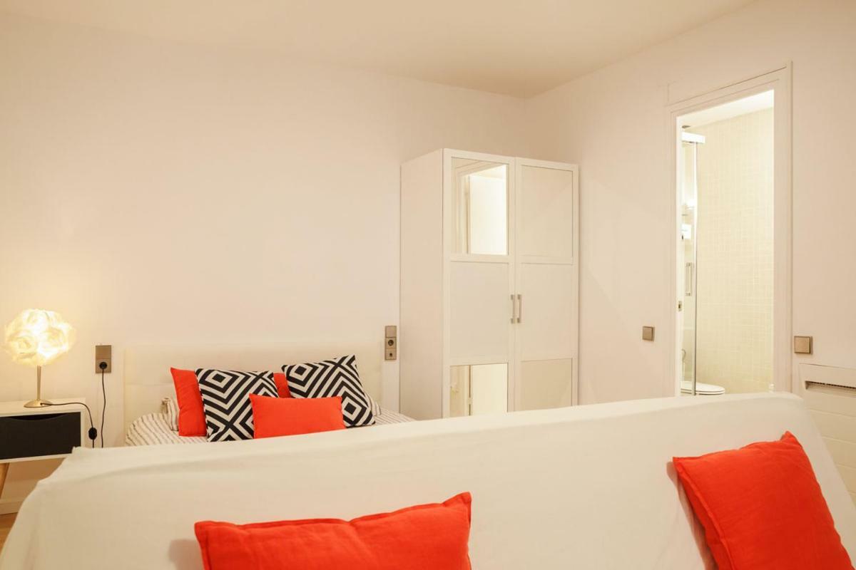 In The Middle Of Born Apartamento