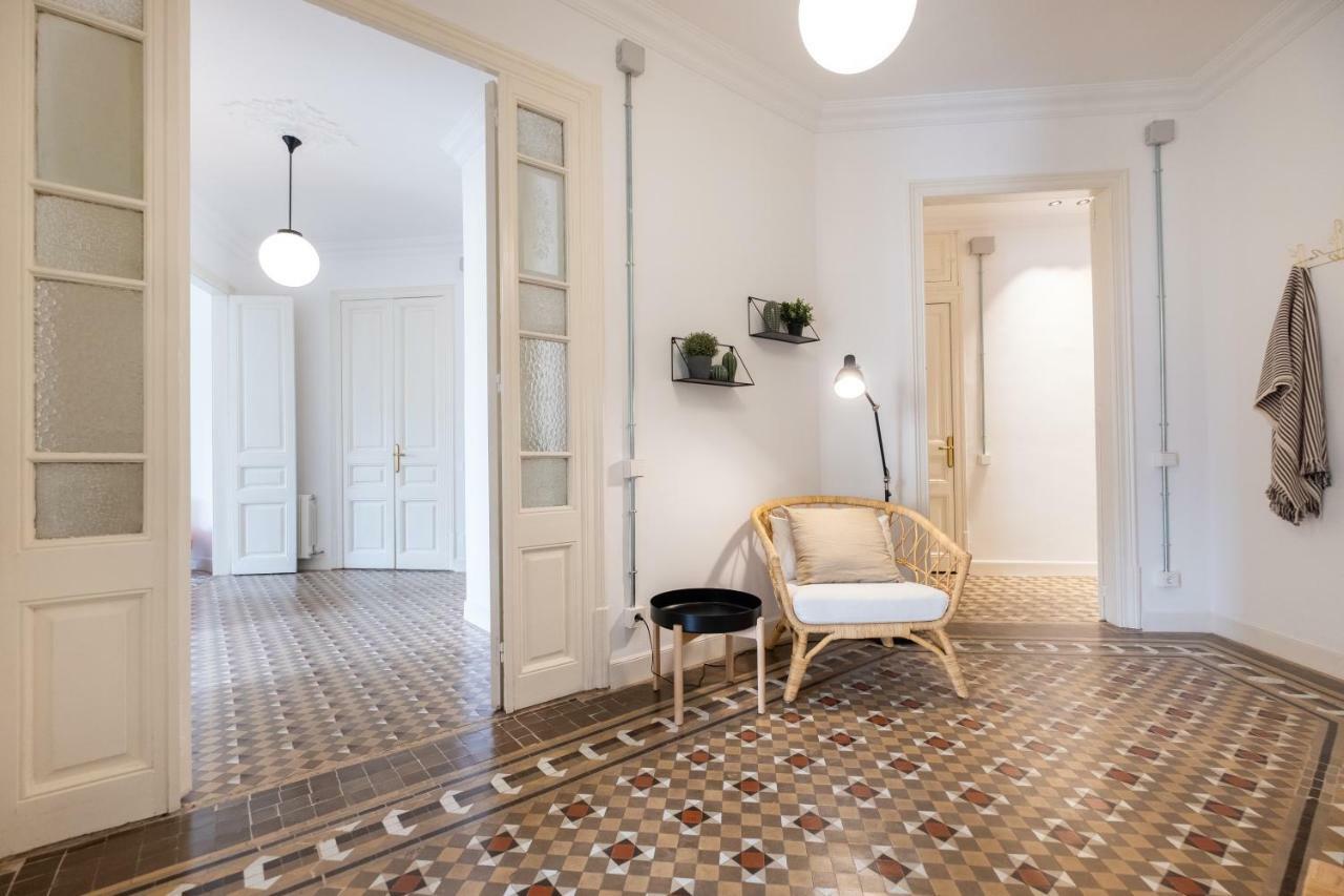 B32-sunny And Modernist For Groups In Center * Barcelona
