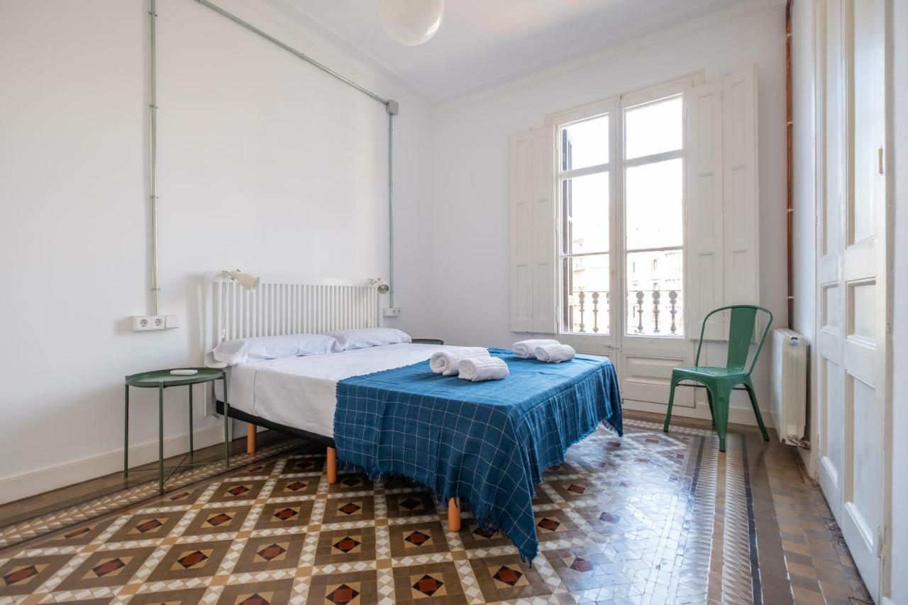 B32-sunny And Modernist For Groups In Center Apartamento Barcelona