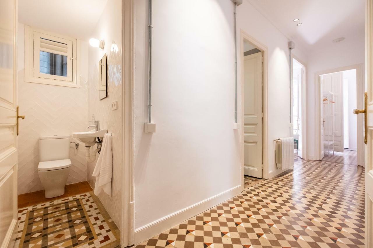 B32-sunny And Modernist For Groups In Center Barcelona