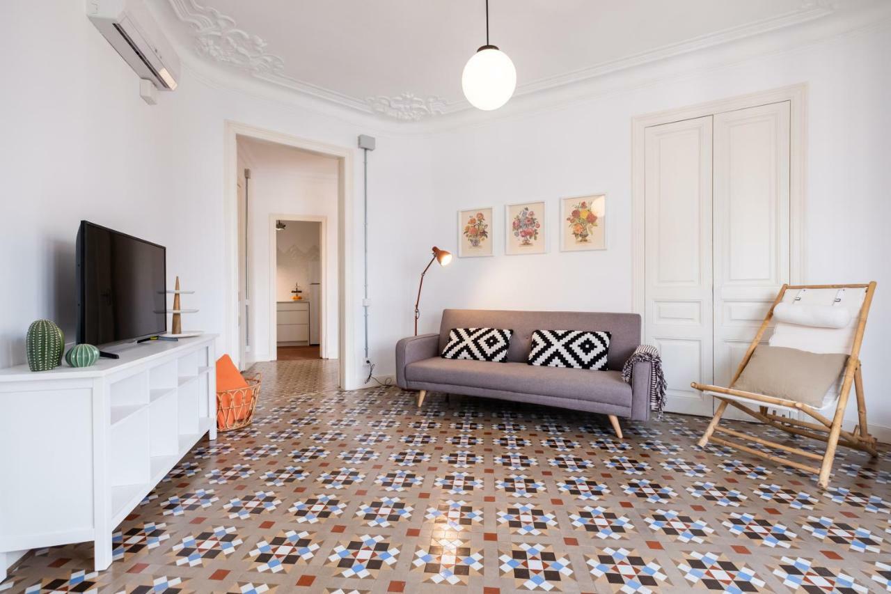 B32-sunny And Modernist For Groups In Center * Barcelona