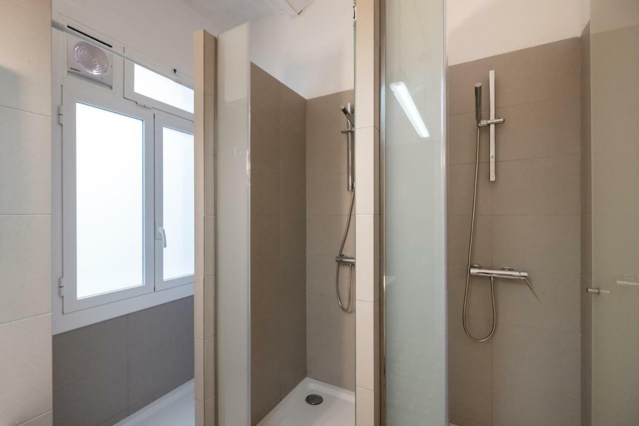 B32-sunny And Modernist For Groups In Center Apartamento