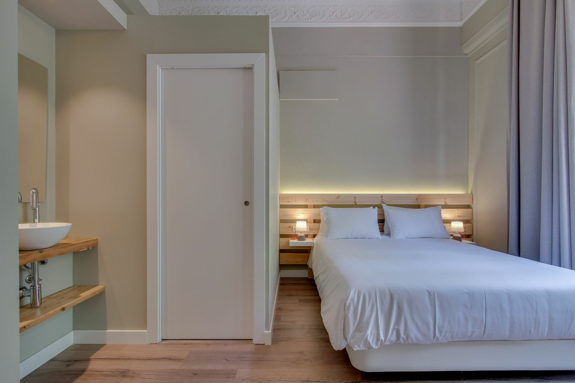 Principal B&bcn Bed and breakfast
