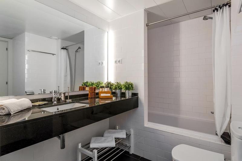 Urban District - Rambla & Pool *
