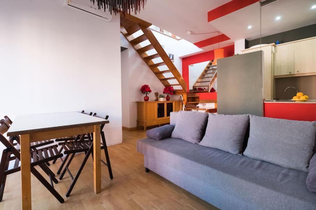 6 Pax DUPLEX PENTHOUSE Las Ramblas BARCELONA Apartamento *