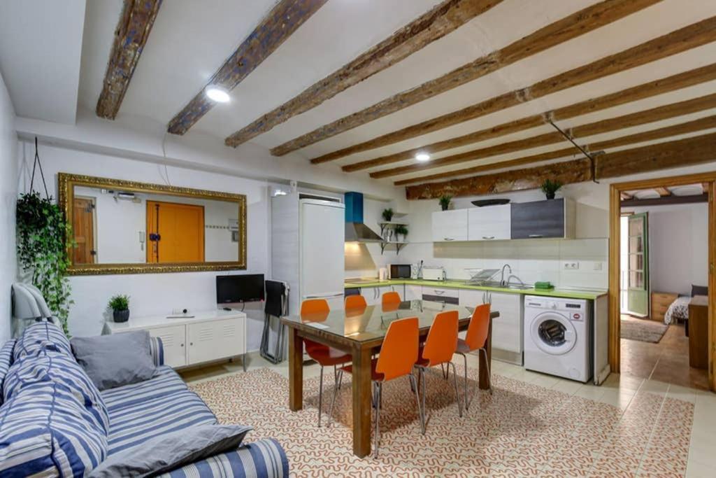 7 Pax Montserrat Ramblas Barcelona Barcelona