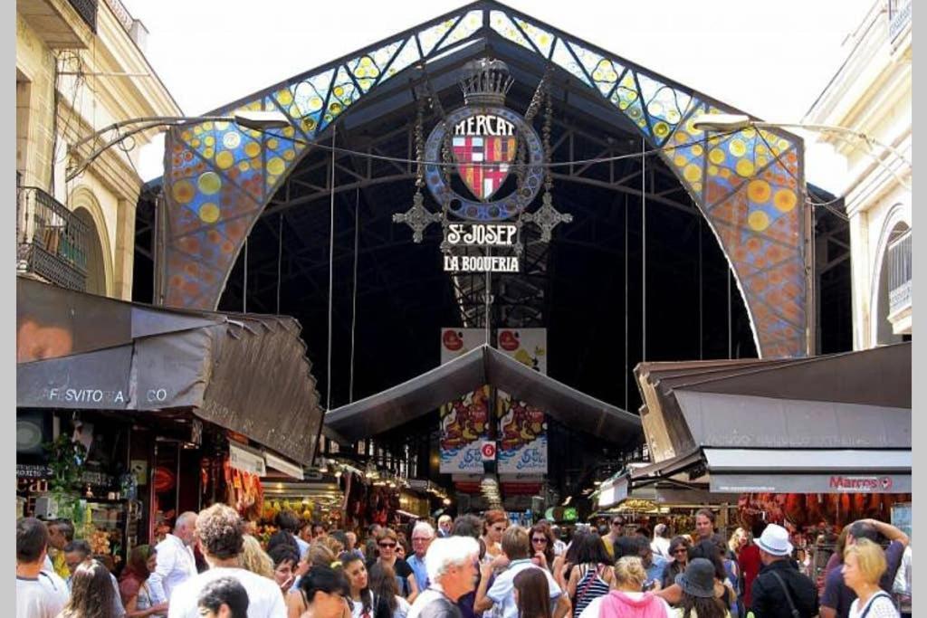 7 Pax Montserrat Ramblas Barcelona * Barcelona
