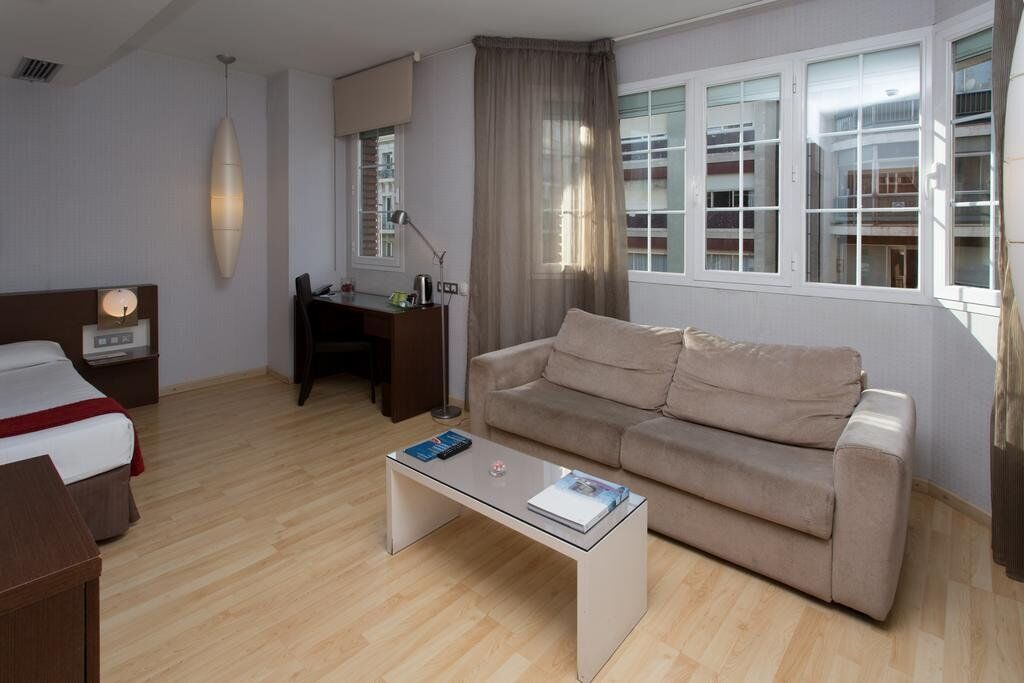 Hotel Atenea Rekord