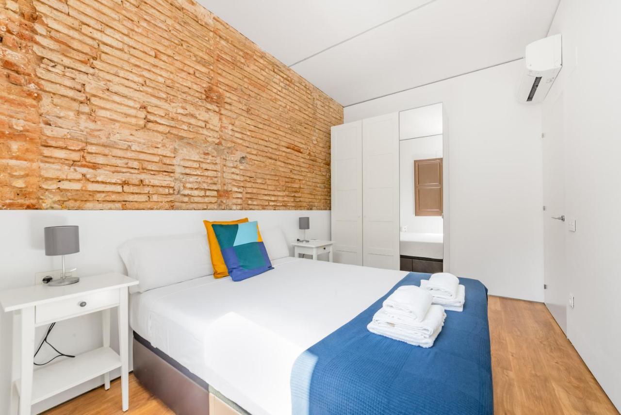 Apartment Lodging Modern In Downtown With Lovely Balcony Barcelona