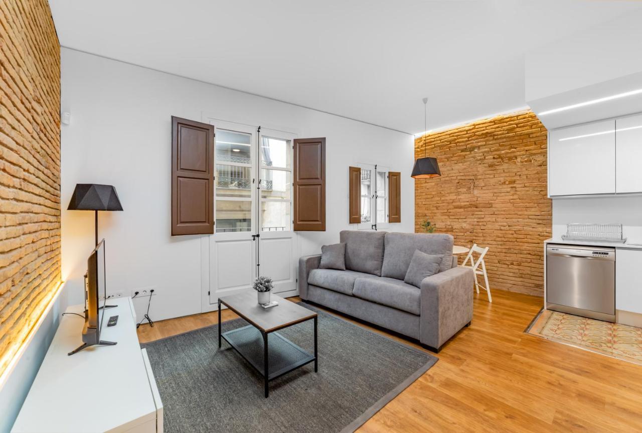 Lodging Modern In Downtown With Lovely Balcony Barcelona