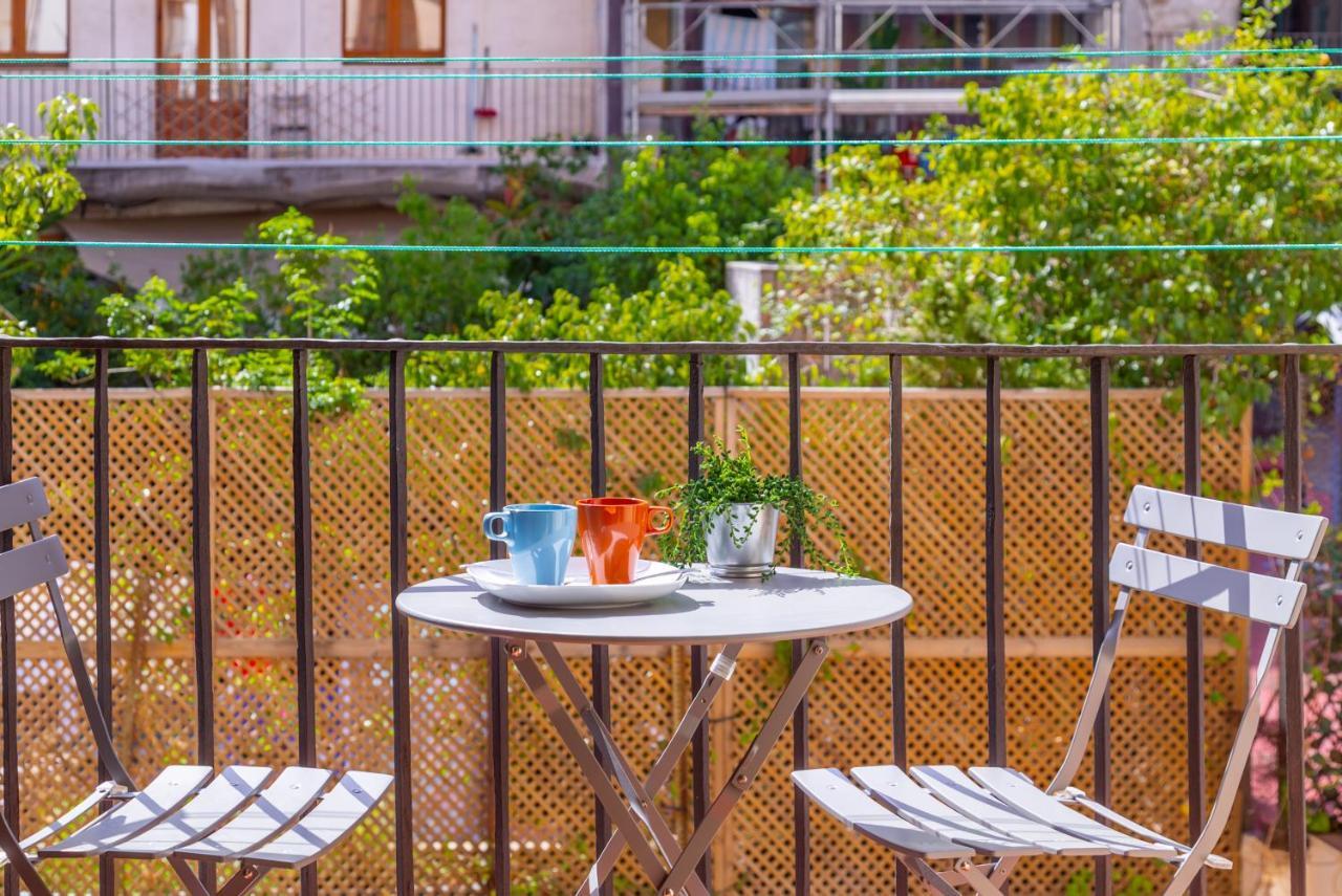 Apartment Lodging Modern In Downtown With Lovely Balcony