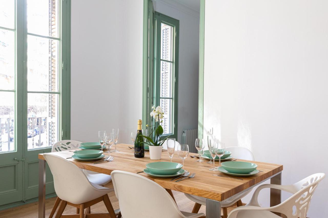 Apartment Modernist Family *