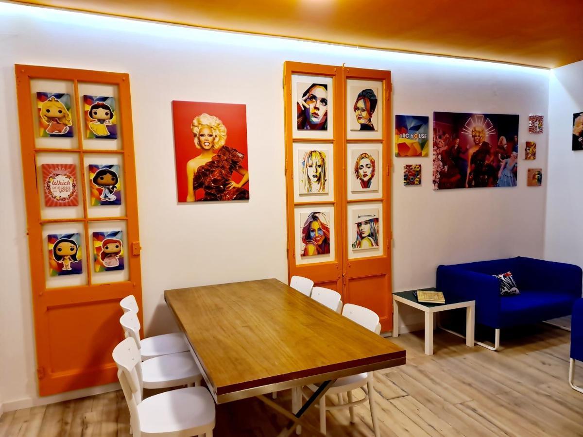 Hostal Arc House Gracia Barcelona