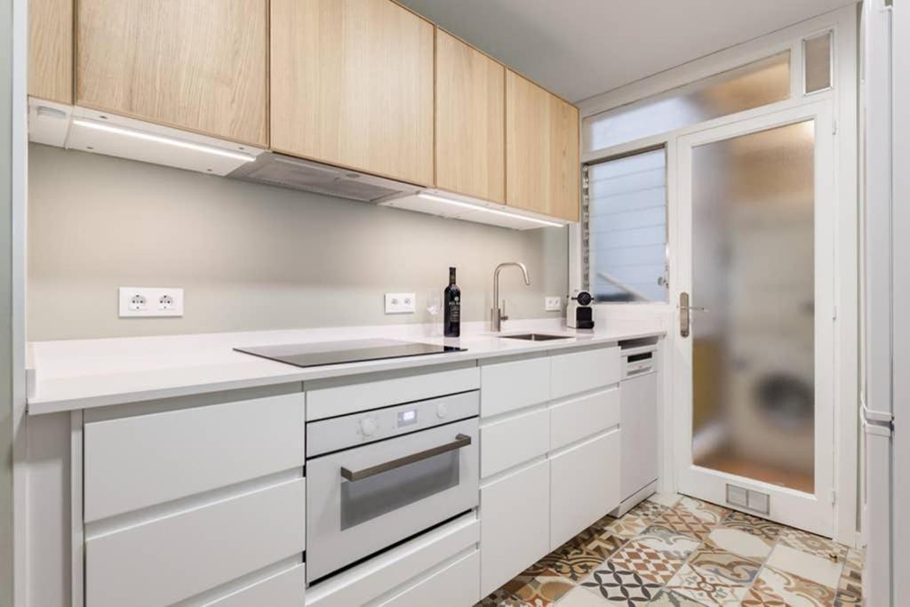 Apartamento Art House Renoir Plaza Universitat Sant Antoni Barcelona
