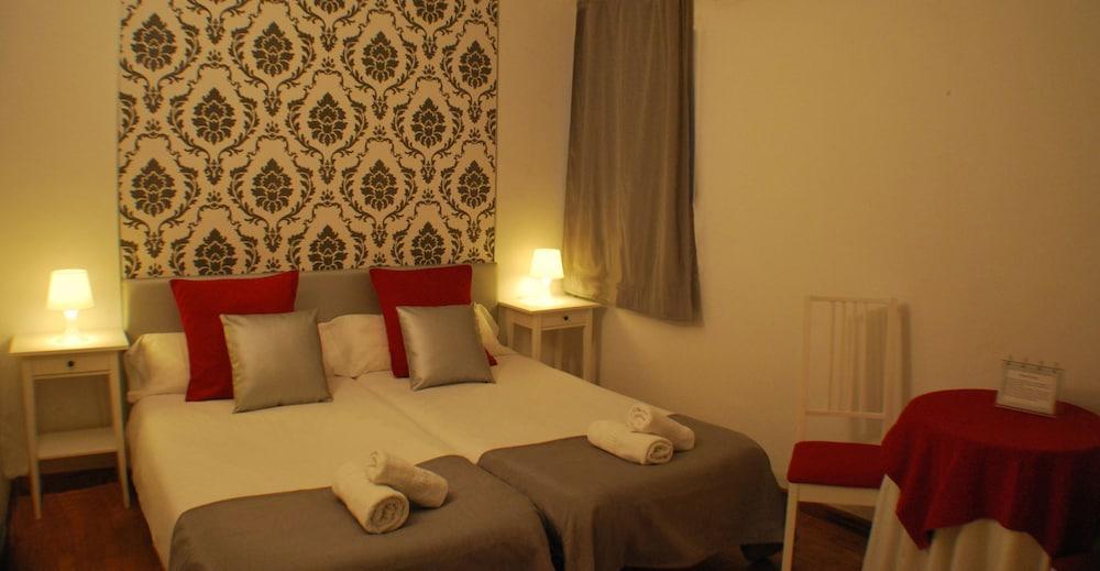 Petit Guest house 2*