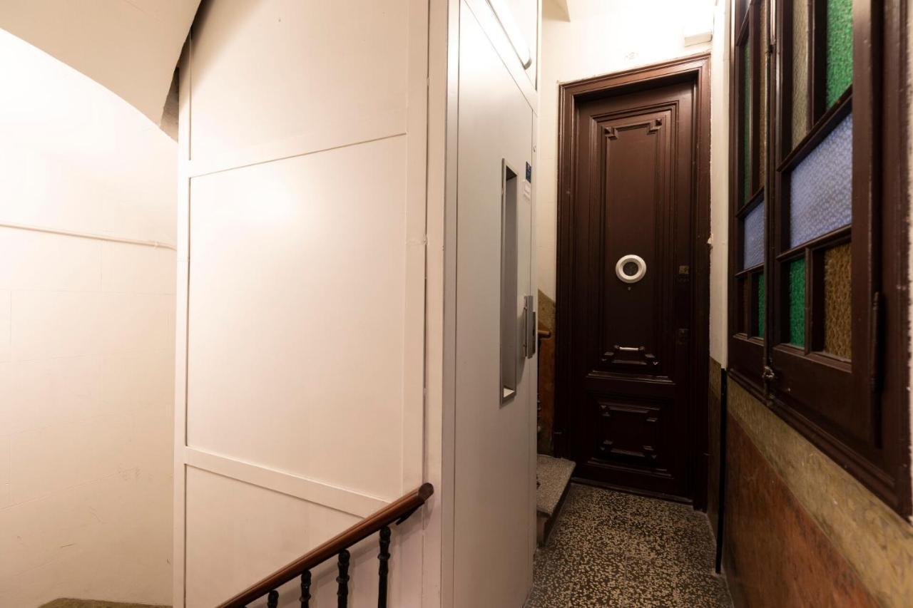 Ab Centric Universitat Apartamento *