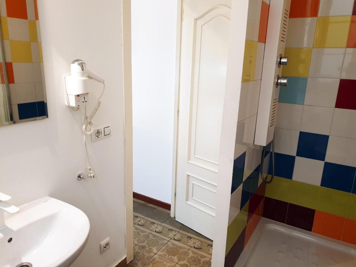 Barcelona Rooms 2*