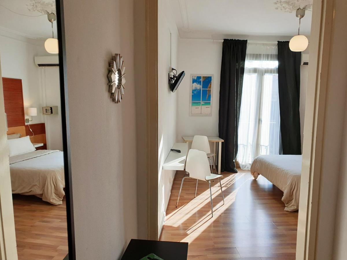 Barcelona Rooms 2*