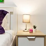 Cozy 3 Bedroom flat with Balcony close to Plaza España!