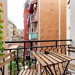 Cozy 3 Bedroom flat with Balcony close to Plaza España!