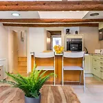 Fridays Flats Dreamy Duplex - Stylish Beach Loft