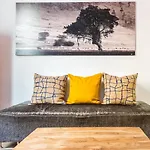 Fridays Flats Dreamy Duplex - Stylish Beach Loft