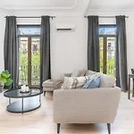 5Br - 3Bh Luxury Apartment In The City Center