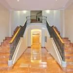 Anton\'S Downtown Apartment