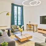 Anton\'S Downtown Apartment