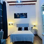 Central Cozy Suite