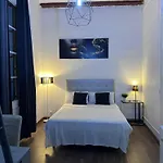 Central Cozy Suite