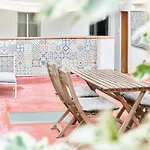 HA Diputació terrace apartment